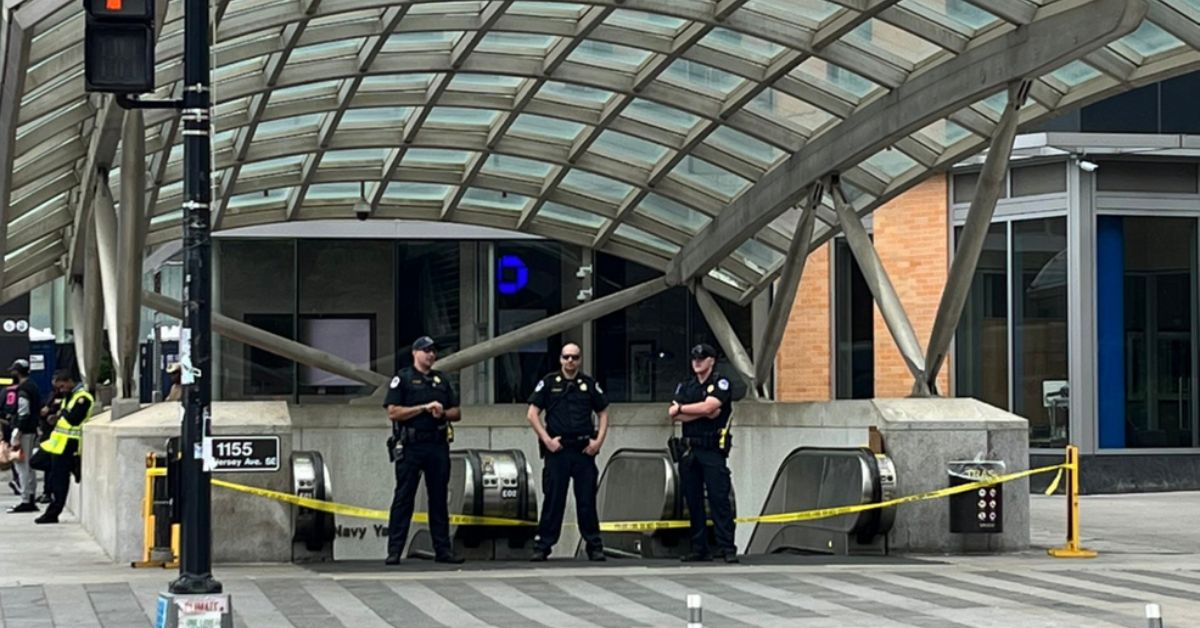 Police Catch the Person Who Shot and Killed Someone on a Metro Train 