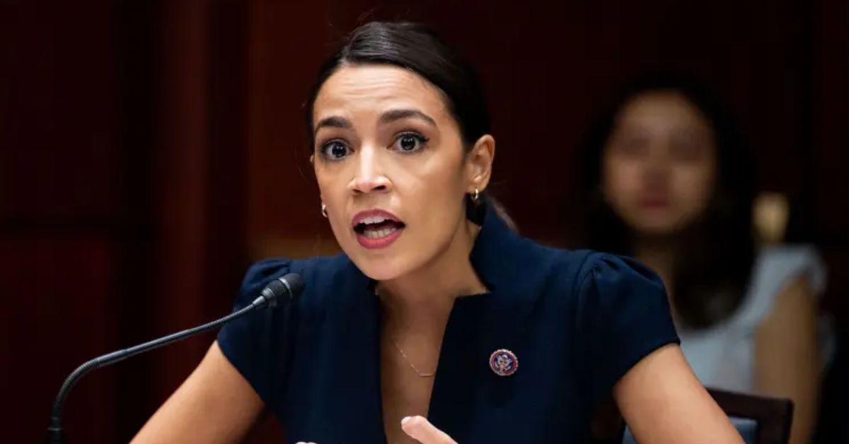 AOC Warns of US Supreme Court's Slide Towards Authoritarianism